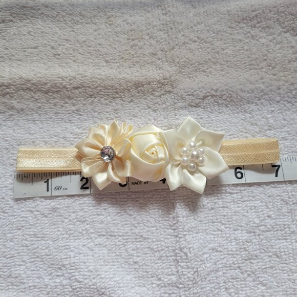 Handmade Baby Girls Headband Cream/Ivory Size 0-3m 12"-14"D New - Picture 4 of 5